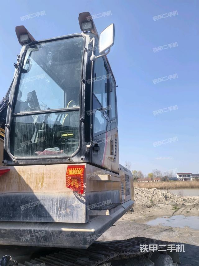 駕駛室左前45度(駕駛室部分) 駕駛室左前45度(駕駛室部分)