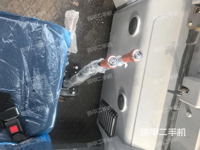 操作桿  檔位（駕駛室部分）