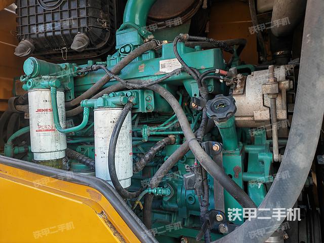 发动机左侧（整机外观及大件）