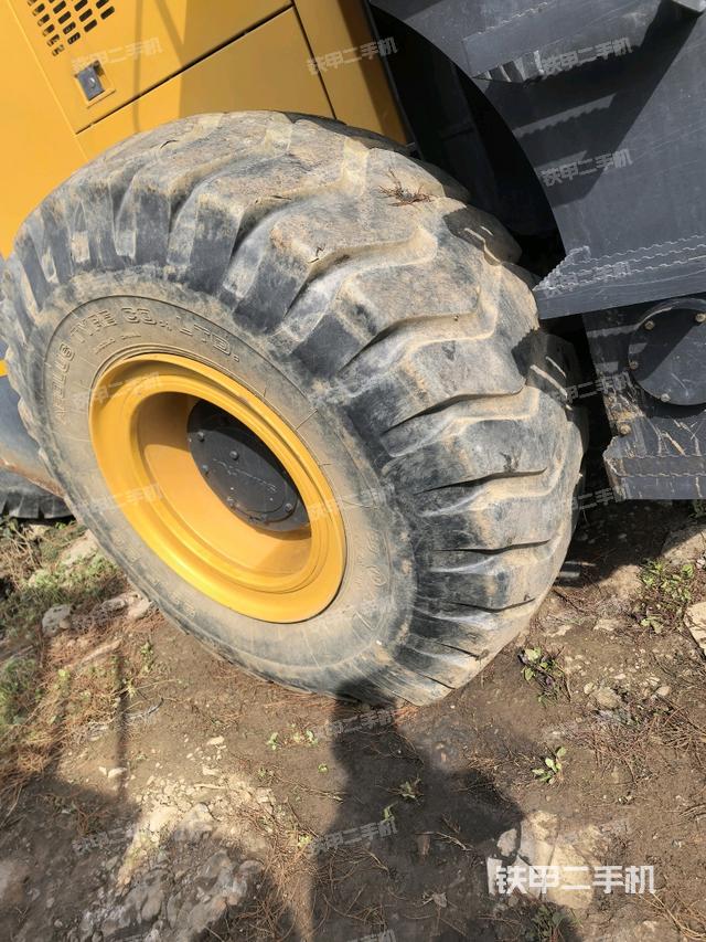 右前輪(行走機構(gòu)) 右前輪(行走機構(gòu))