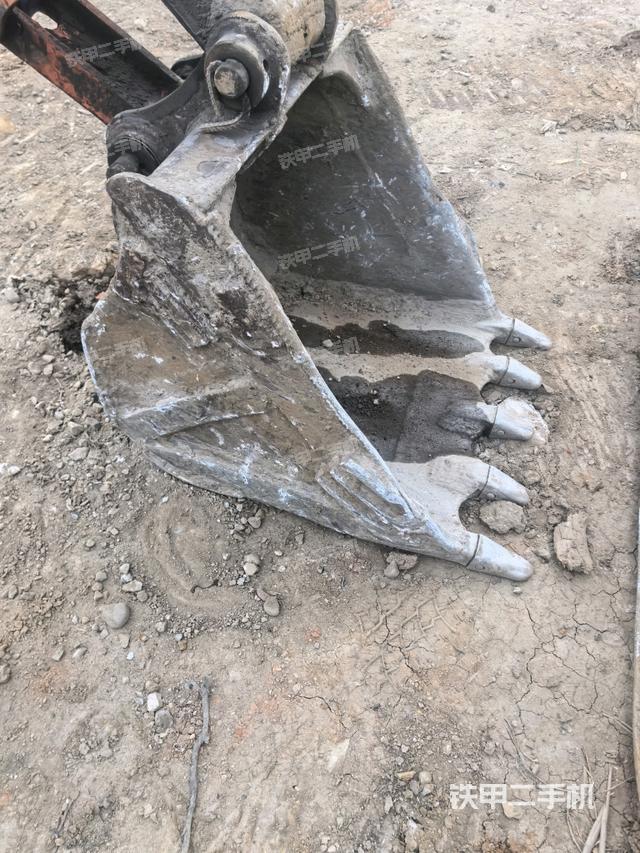 鏟斗右后整體（工作和回轉(zhuǎn)裝置）