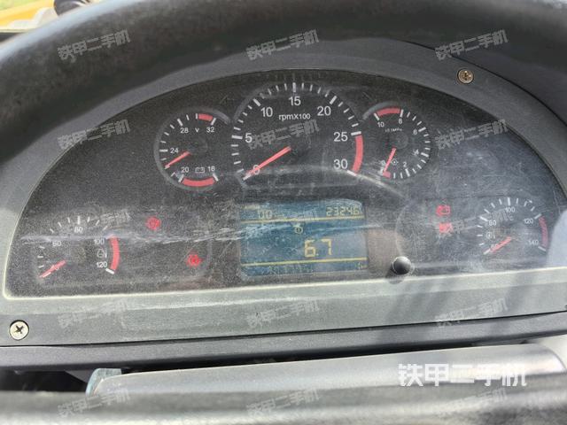 儀表盤(駕駛室部分) 儀表盤(駕駛室部分)