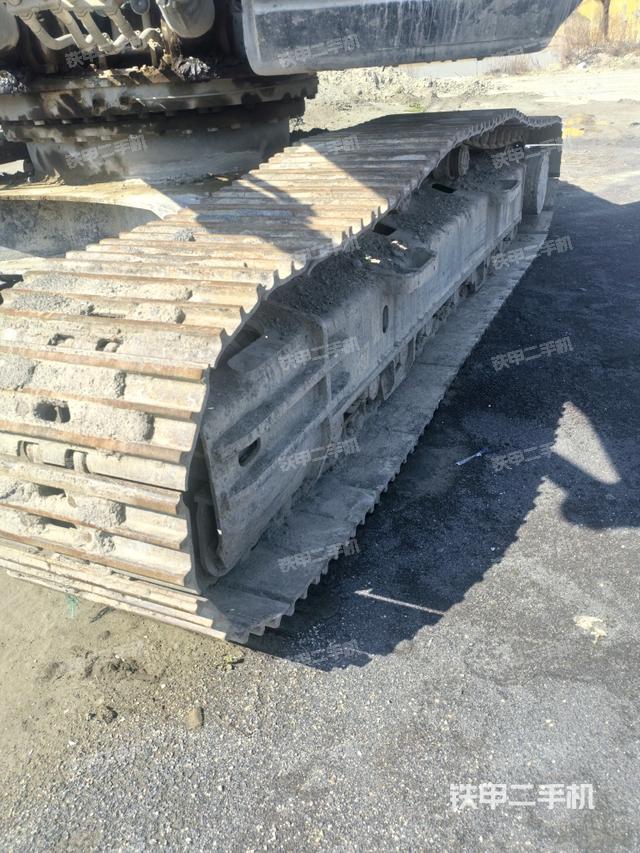 左側(cè)履帶整體?(行走機(jī)構(gòu)) 左側(cè)履帶整體?(行走機(jī)構(gòu))