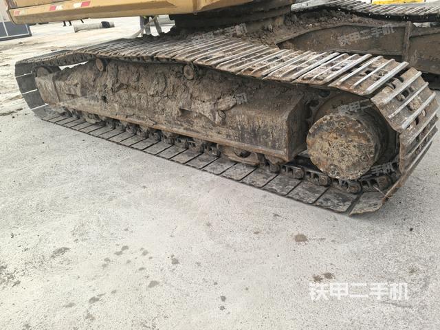 單側(cè)履帶整體（整機(jī)外觀）