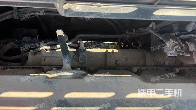 氣門(mén)室蓋螺絲特寫(xiě)（上車(chē)部件）