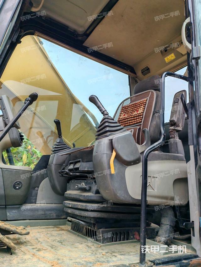 駕駛室整體（整機(jī)外觀）