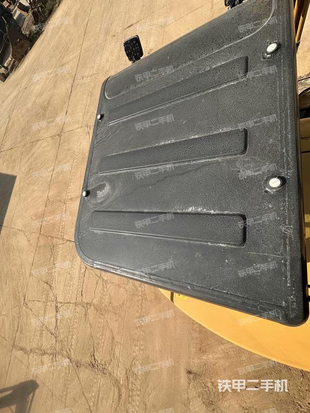 驾驶室顶部（整机外观）