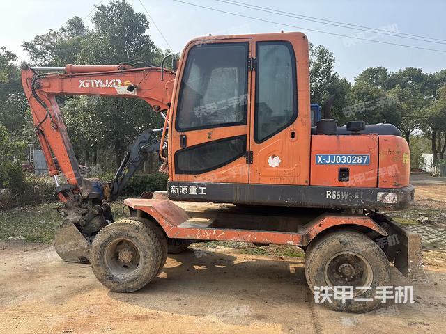 單側履帶整體(整機外觀) 單側履帶整體(整機外觀)