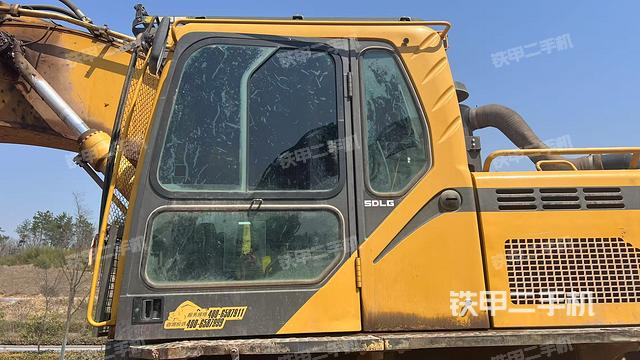 駕駛室左前45度（駕駛室部分）