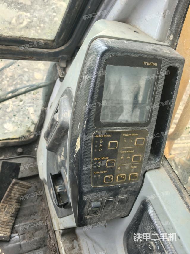 右側玻璃角標（駕駛室部分）