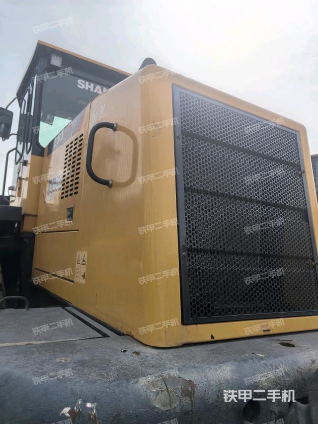 正后方(整機外觀) 正后方(整機外觀)