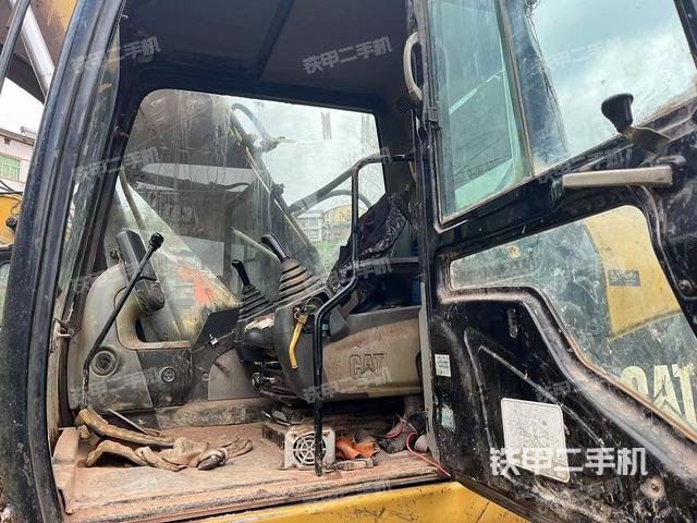 驾驶室整体（整机外观）