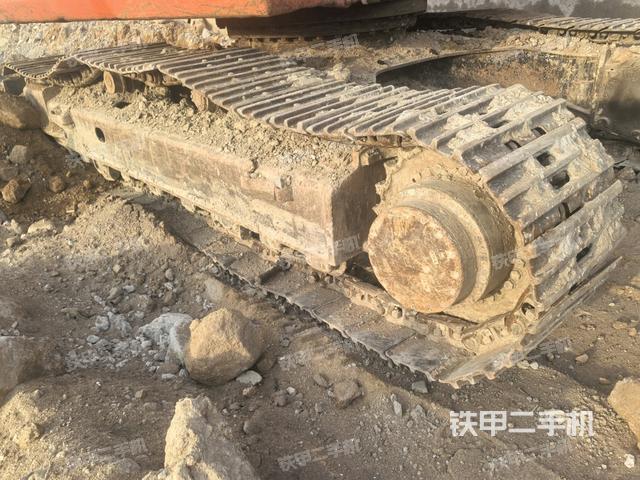 單側(cè)履帶整體（整機(jī)外觀）