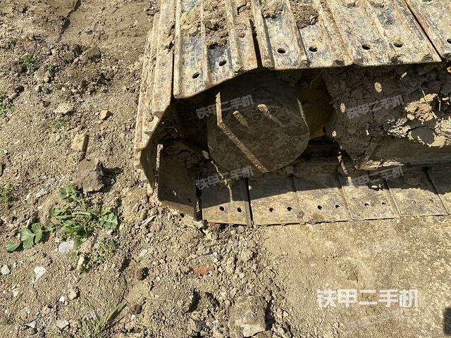 右驅(qū)動輪（行走機(jī)構(gòu)）