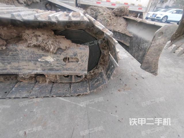 右側(cè)履帶整體?(行走機(jī)構(gòu)) 右側(cè)履帶整體?(行走機(jī)構(gòu))