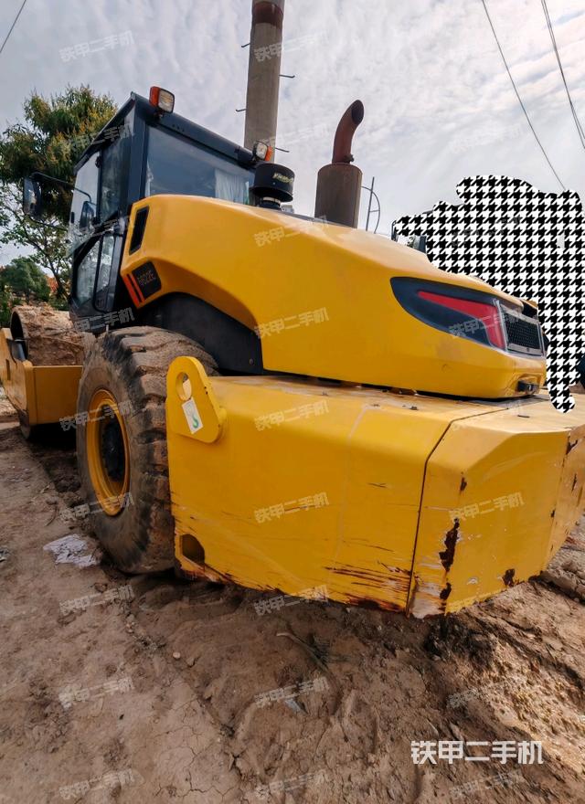 整機(jī)右側(cè)(設(shè)備外觀及核心部件) 整機(jī)右側(cè)(設(shè)備外觀及核心部件)