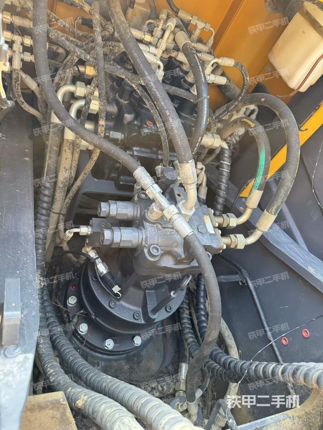 回轉(zhuǎn)馬達(dá)（上車部件）