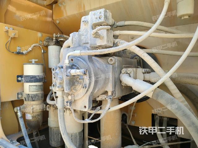液壓泵斜45?左(大件艙室) 液壓泵斜45?左(大件艙室)