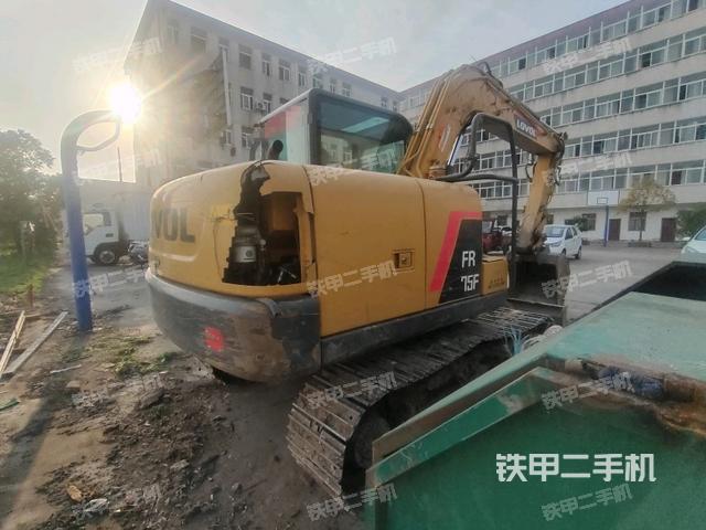 右后45(整機(jī)外觀) 右后45(整機(jī)外觀)