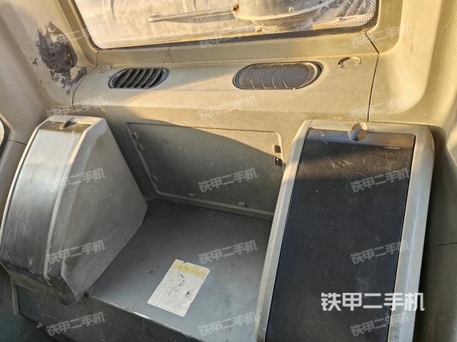 后窗玻璃角標(biāo)(駕駛室部分) 后窗玻璃角標(biāo)(駕駛室部分)