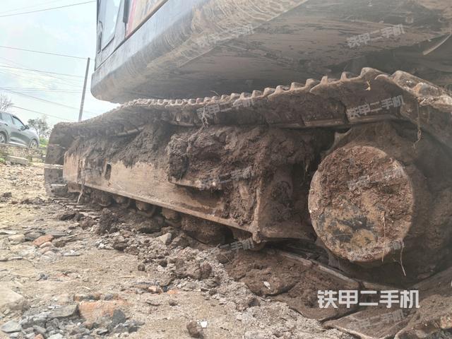 右側(cè)履帶整體(行走機(jī)構(gòu)) 右側(cè)履帶整體(行走機(jī)構(gòu))
