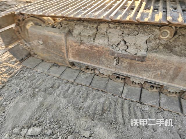 左側(cè)履帶整體?(行走機(jī)構(gòu)) 左側(cè)履帶整體?(行走機(jī)構(gòu))