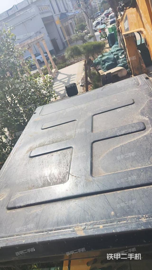 駕駛室頂部（整機(jī)外觀）