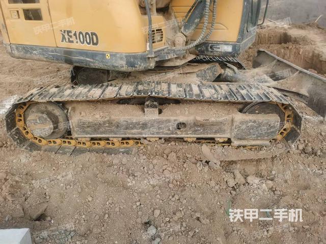 單側(cè)履帶整體（整機(jī)外觀）