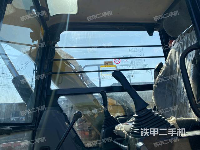 駕駛室整體（整機(jī)外觀）