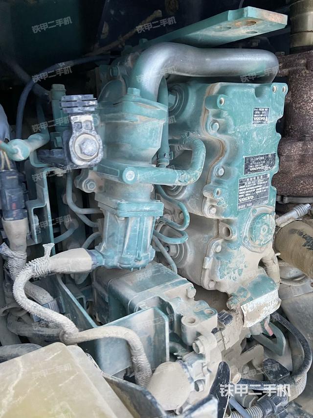 氣門室蓋螺絲特寫(上車部件) 氣門室蓋螺絲特寫(上車部件)