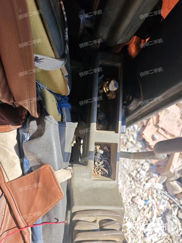 后窗玻璃角標(biāo)（駕駛室部分）