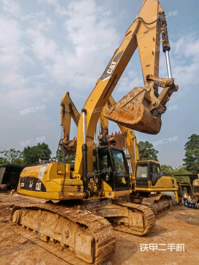 整機(jī)右后45°(整機(jī)外觀) 整機(jī)右后45°(整機(jī)外觀)