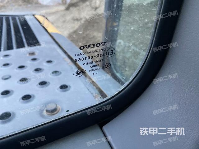 后窗玻璃角標(biāo)(駕駛室部分) 后窗玻璃角標(biāo)(駕駛室部分)