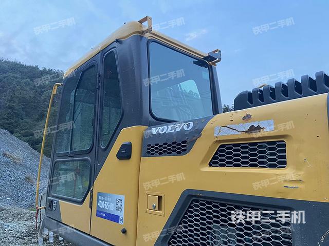 駕駛室左后45度(駕駛室部分) 駕駛室左后45度(駕駛室部分)