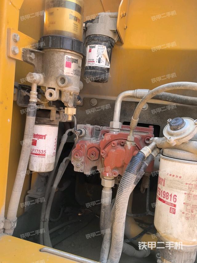 液壓泵斜45?左（大件艙室）