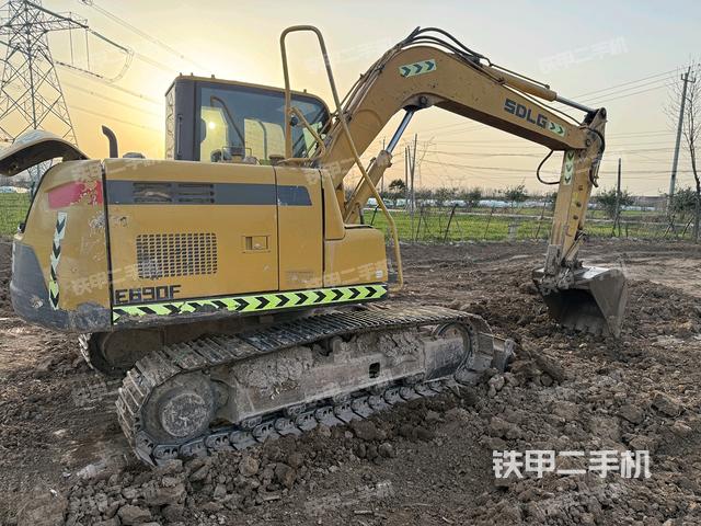 整機右后45°(整機外觀) 整機右后45°(整機外觀)
