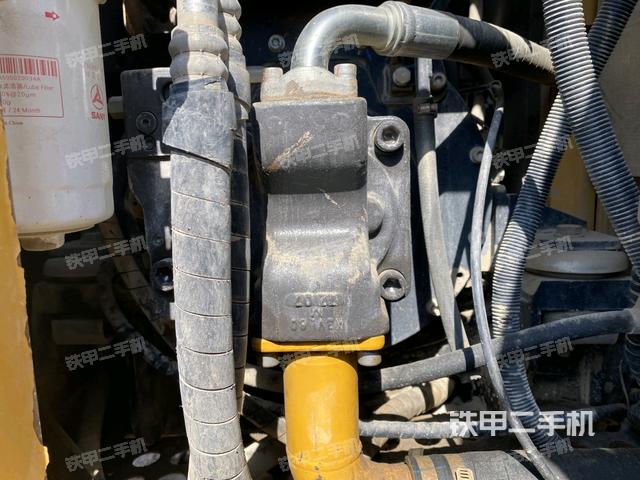 液壓泵艙室正面整體（整機(jī)外觀）