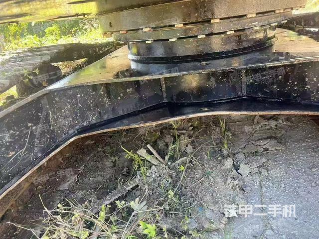 駕駛室整體(整機(jī)外觀) 駕駛室整體(整機(jī)外觀)