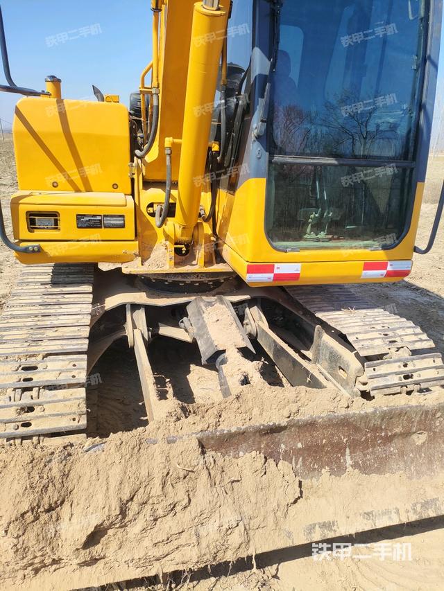 大臂根部?斜（工作和回轉(zhuǎn)裝置）