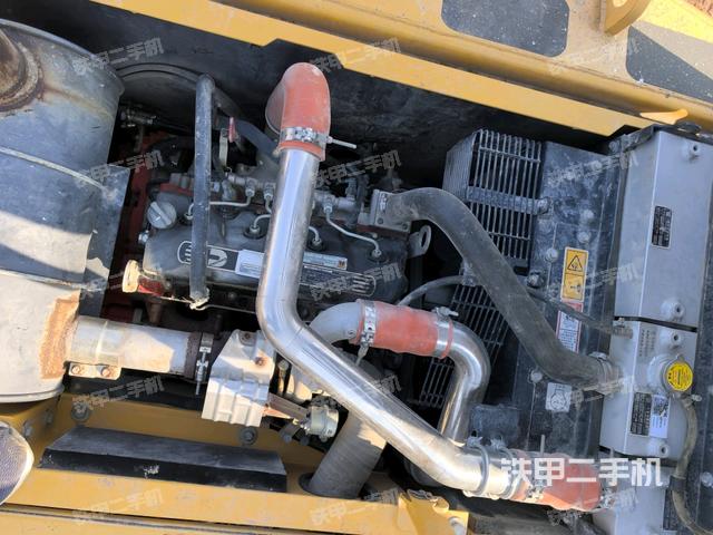 發(fā)動(dòng)機(jī)室（上車部件）