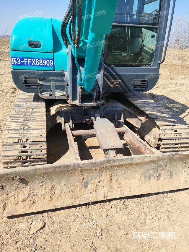 轉(zhuǎn)盤和下車架正前(工作和回轉(zhuǎn)裝置) 轉(zhuǎn)盤和下車架正前(工作和回轉(zhuǎn)裝置)