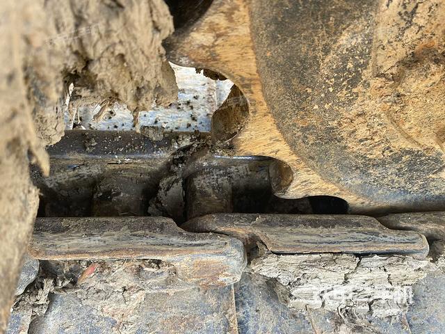 左側(cè)行走馬達(dá)蓋板（行走機(jī)構(gòu)）