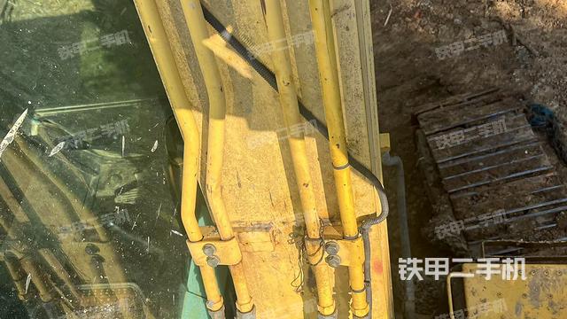 大臂背部俯視（工作和回轉(zhuǎn)裝置）