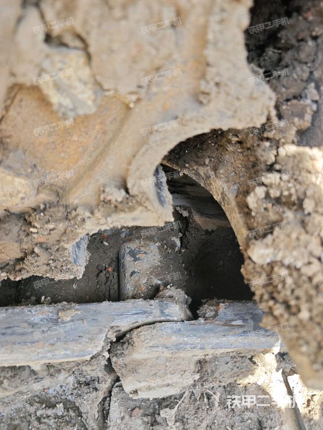 左驅(qū)動(dòng)輪（行走機(jī)構(gòu)）