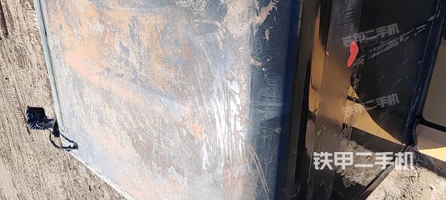 駕駛室頂部(整機外觀) 駕駛室頂部(整機外觀)