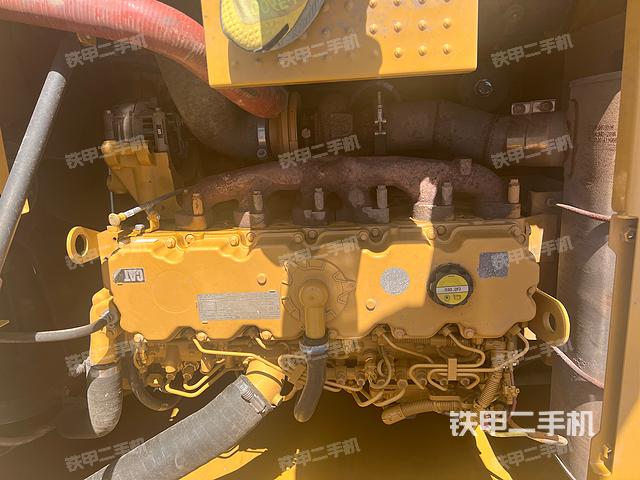 發(fā)動機整體俯視(整機外觀) 發(fā)動機整體俯視(整機外觀)