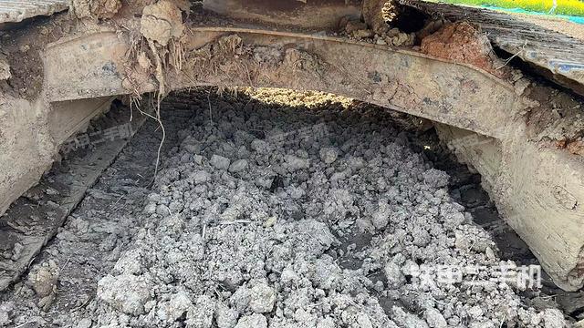 轉(zhuǎn)盤和下車架正前（工作和回轉(zhuǎn)裝置）