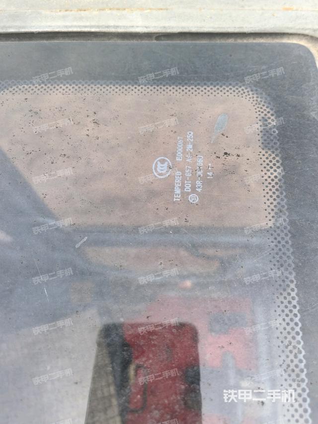 后窗玻璃角標(駕駛室部分) 后窗玻璃角標(駕駛室部分)