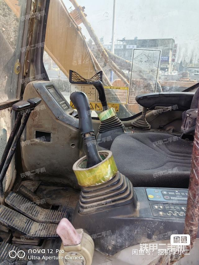 駕駛室整體(整機(jī)外觀) 駕駛室整體(整機(jī)外觀)