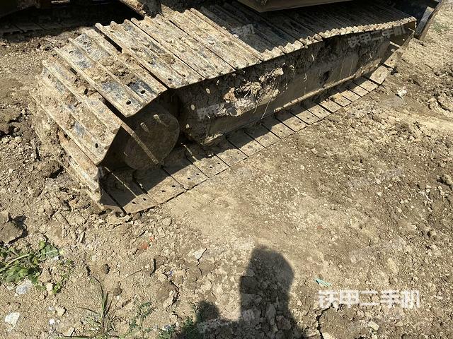 右側(cè)履帶整體?（行走機(jī)構(gòu)）